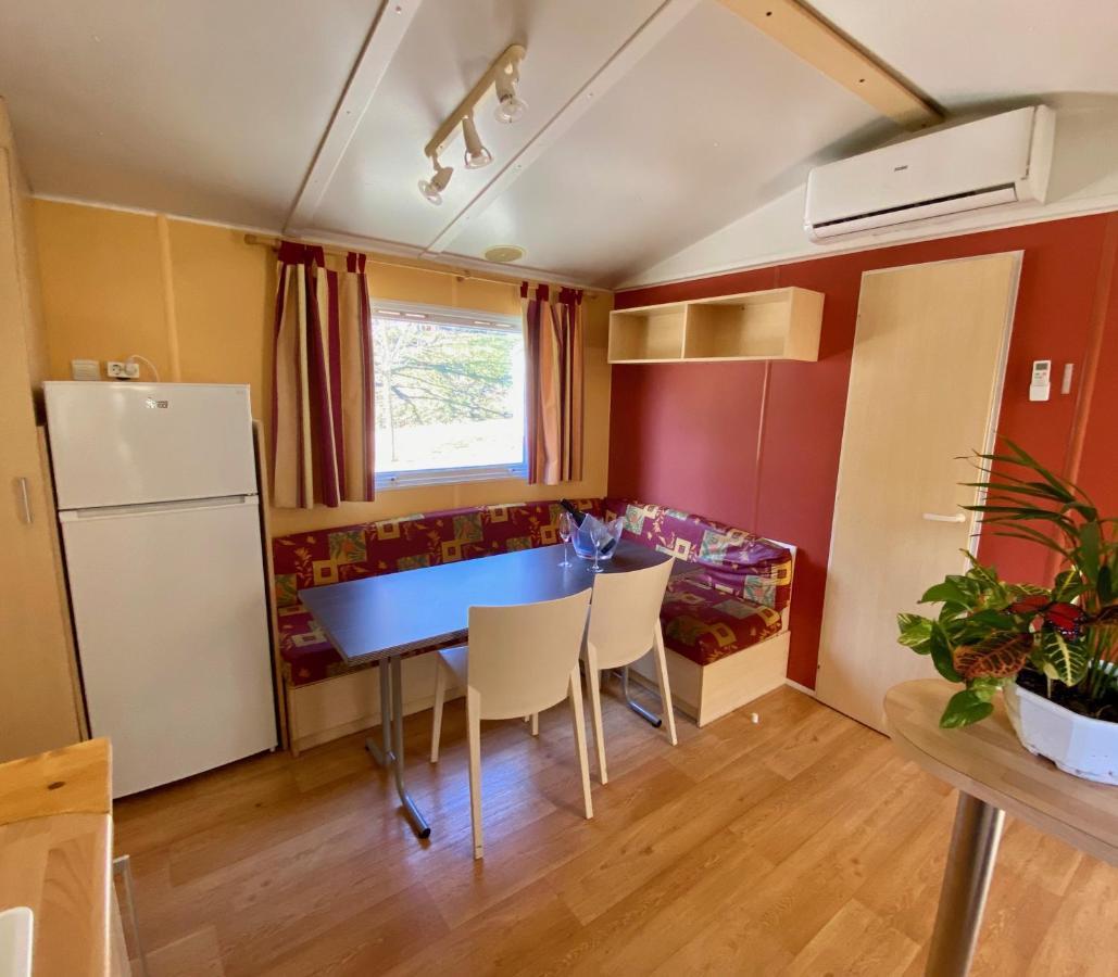 Campalans Hotel Rural Bungalows Mobilhomes Borreda Екстер'єр фото